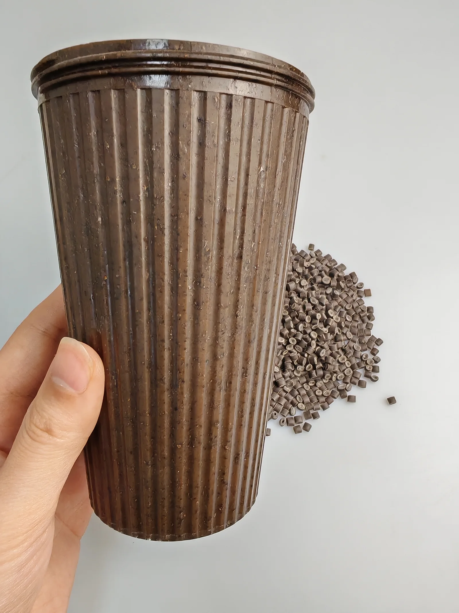 咖啡渣复合材料ABS模压杯应用