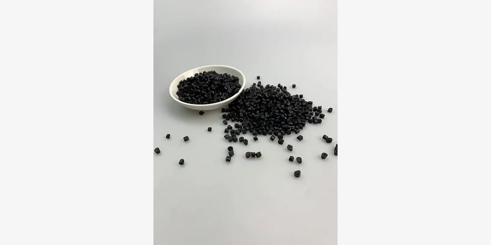 用作 EMI 屏蔽验证 PP 参考的 DGK-PP DD2-3A 导电 PP 黑色颗粒的本地产品图像